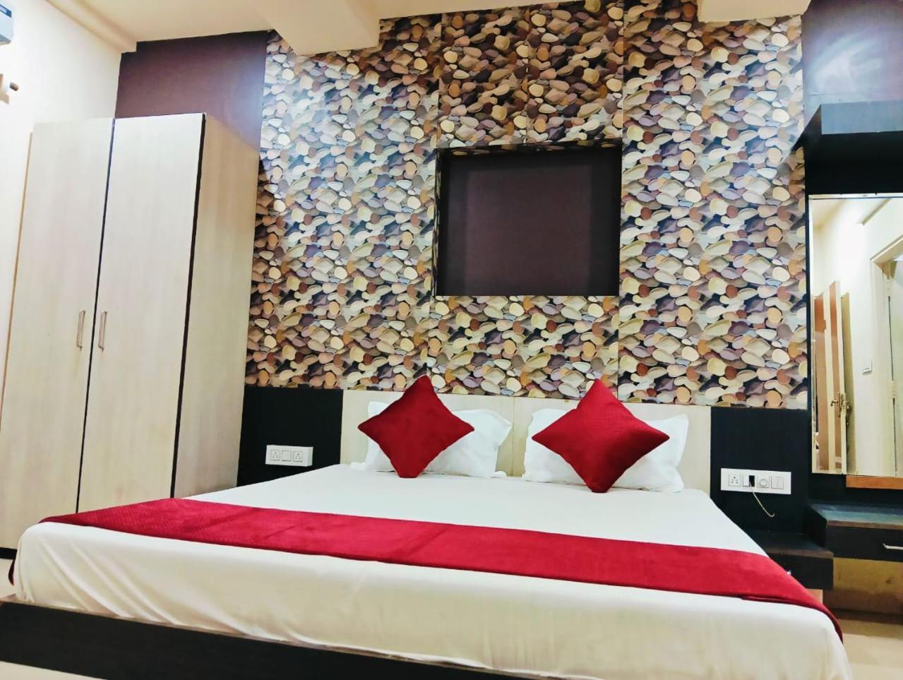 Hotel Tirupati Palace Indaur Kültér fotó