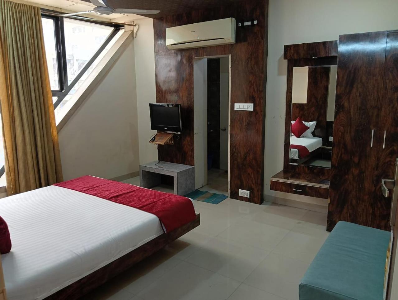 Hotel Tirupati Palace Indaur Kültér fotó